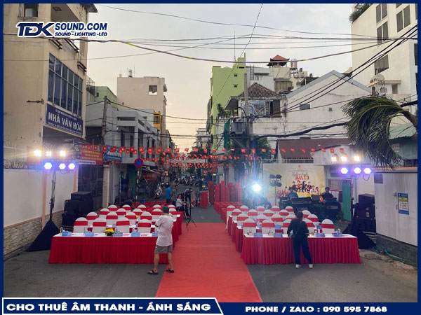 &Aacute;nh s&aacute;ng s&acirc;n khấu cơ bản cho hội nghị doanh nghiệp